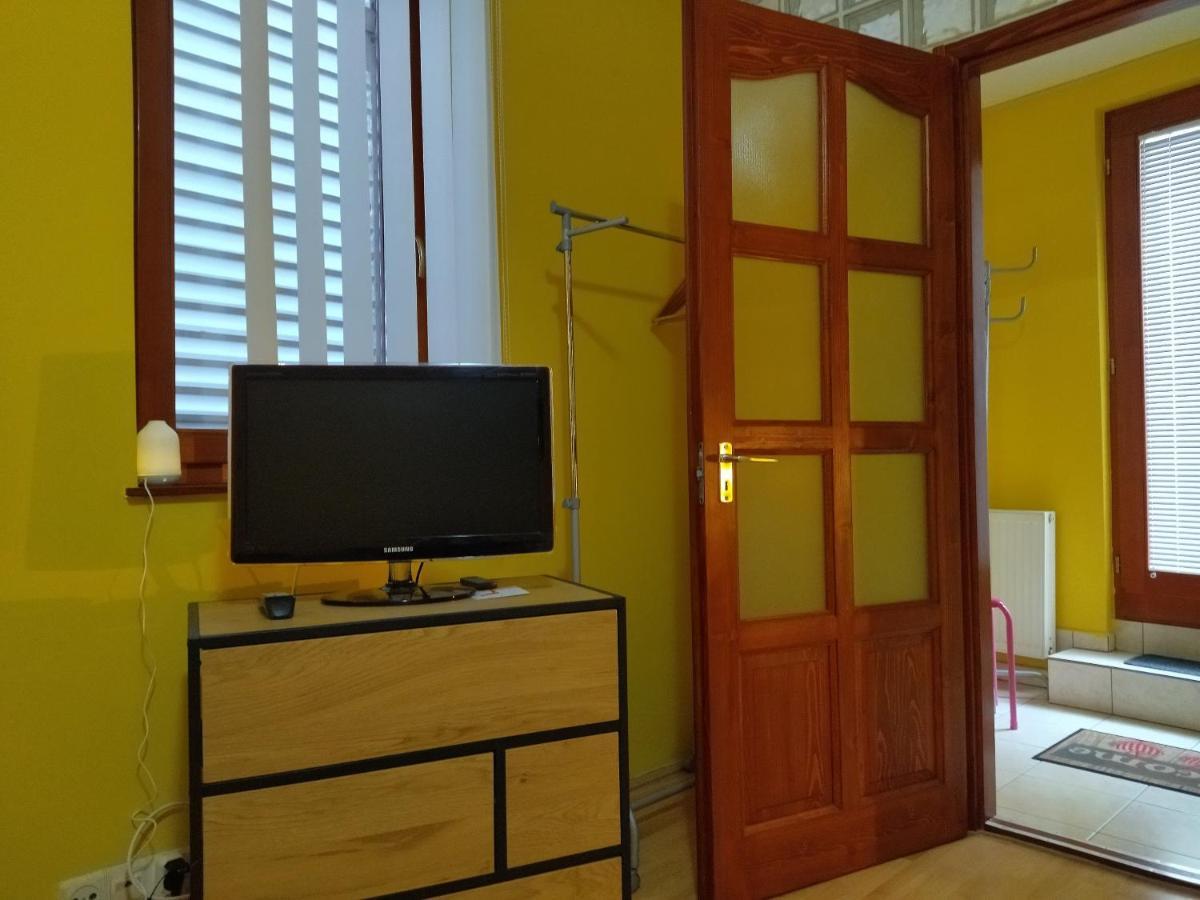 Keltaur Studio Apartman Apartment Pecs Bagian luar foto